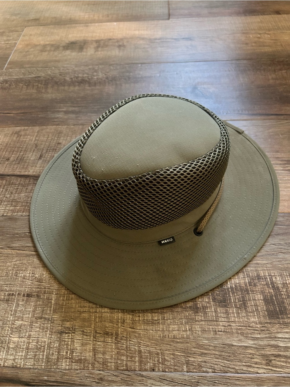 Hat inside showing label